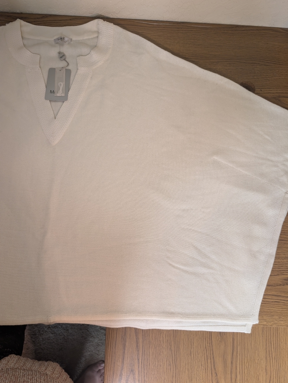 NWT Metro White V-Neck Textured Knit Top, Sequins - 16W